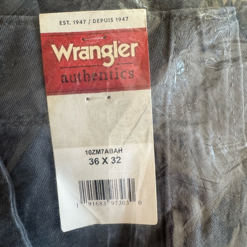 Wrangler Men's Relaxed Fit Gray Jeans